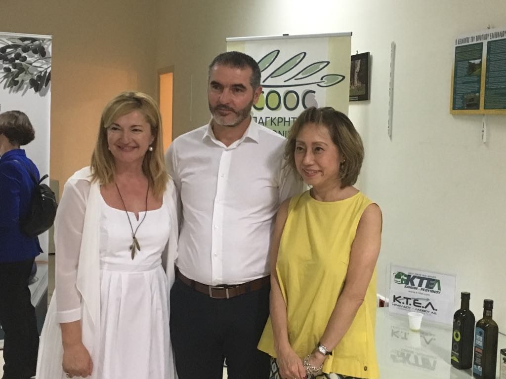 Hμερίδα στο Εργαστήριό μας για την ανάδειξη των κρητικών ελαιολάδων που διακρίθηκαν σε διεθνείς διαγωνισμούς το 2019. Hμερίδα στο Εργαστήριό μας για την ανάδειξη των κρητικών ελαιολάδων που διακρίθηκαν σε διεθνείς διαγωνισμούς το 2019.