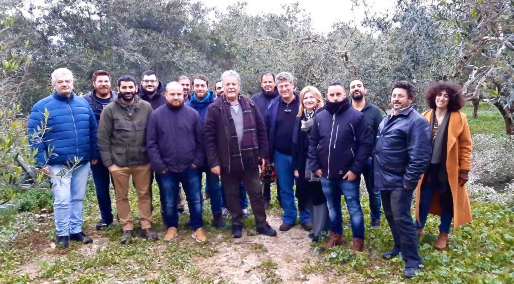 Σεμινάριο για την φυτοπροστασία, το κλάδεμα και την θρέψη της ελιάς. Ιανουάριος 2020 Σεμινάριο για την φυτοπροστασία, το κλάδεμα και την θρέψη της ελιάς. Ιανουάριος 2020